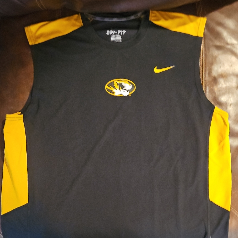 University Of Mssouri Nike Men's Black and Yellow Dri-FIT Tank Top